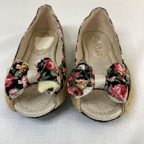 Fab Kickz Girls Black/Floral Shoe Size 10 - Picture 5 of 7